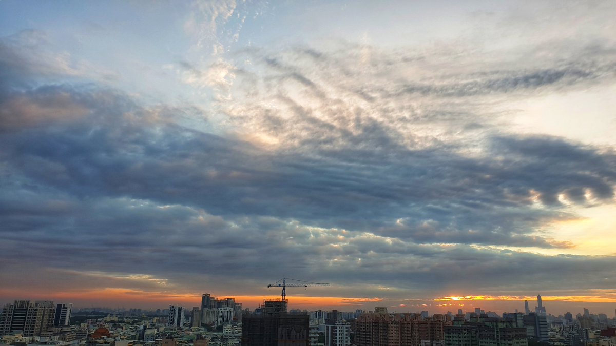 Autumn39274141's tweet photo. #coludy #afternoon #sundown https://t.co/3vKOYSrlPE