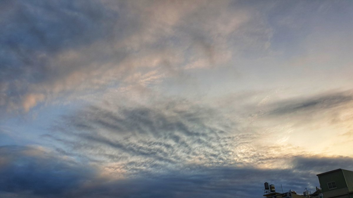 Autumn39274141's tweet photo. #coludy #afternoon #sundown https://t.co/3vKOYSrlPE