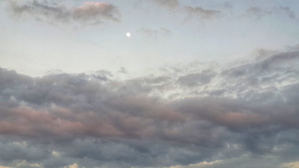 Autumn39274141's tweet photo. #coludy #afternoon #sundown https://t.co/3vKOYSrlPE