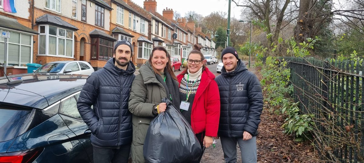 Lovely to meet some of <a href="/PanthersIHC/">Nottingham Panthers</a> yesterday who are doing a great thing with @RenewalTrust for some wonderful children! Thank you so much for the #TeddyBearToss for those in need ❤️