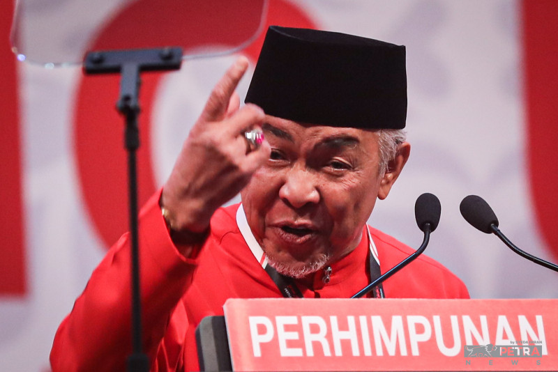 RajaPetra's tweet photo. 'Criminals' shouldn't be made DPM, says Mahathir - https://t.co/3umICLKcjR https://t.co/eTMFS5XY8u