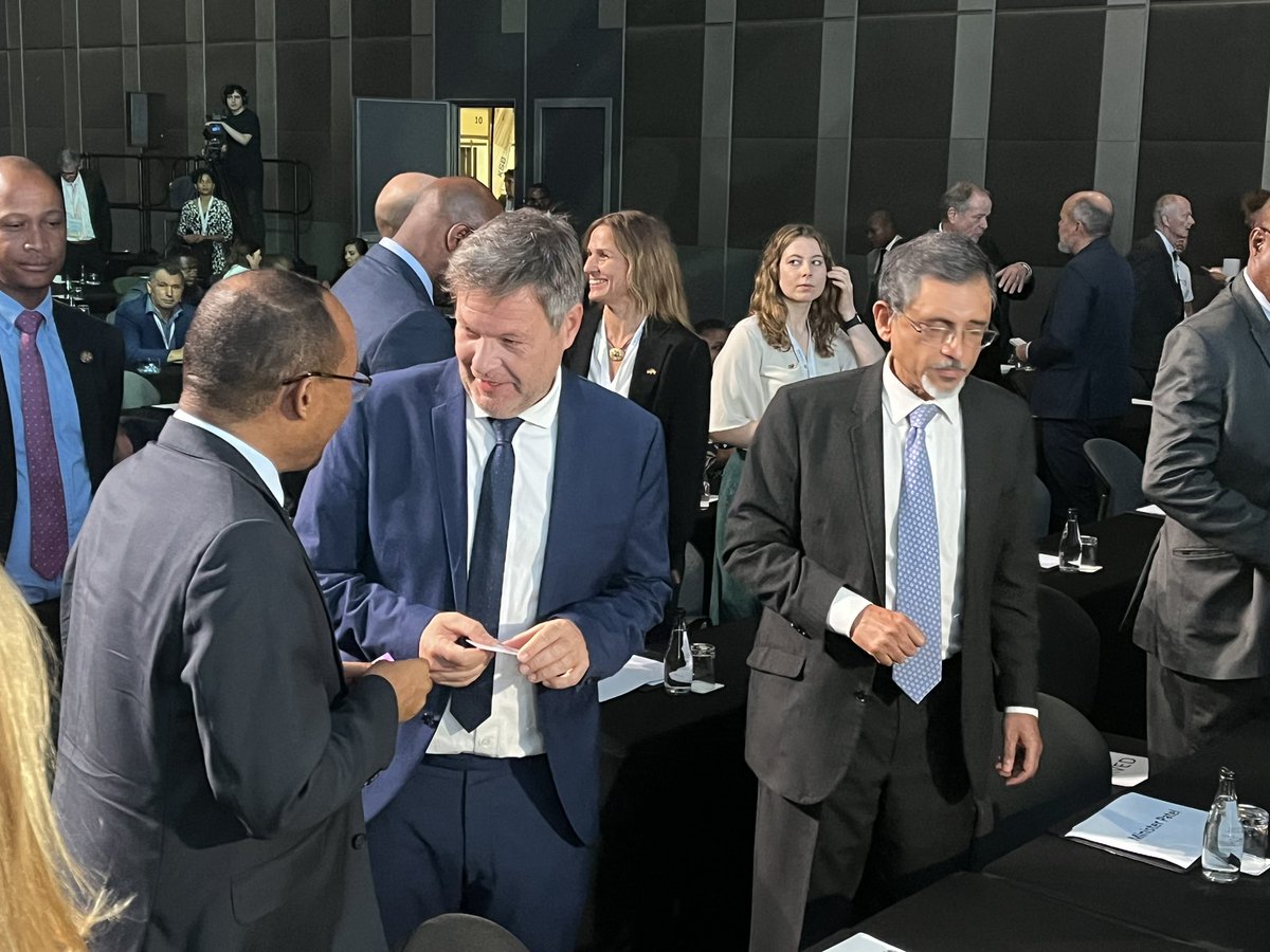 Sandra Theiß tweet media