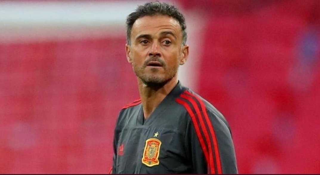 maelbandaa's tweet photo. España, eliminada del Mundial de Qatar 2022. Y os preguntamos sobre el futuro de Luis Enrique:

📊 ¿Sois más de croquetas o de pizza?

🔃 CROQUETA
♥️ PIZZA https://t.co/Zz8d9yMCck