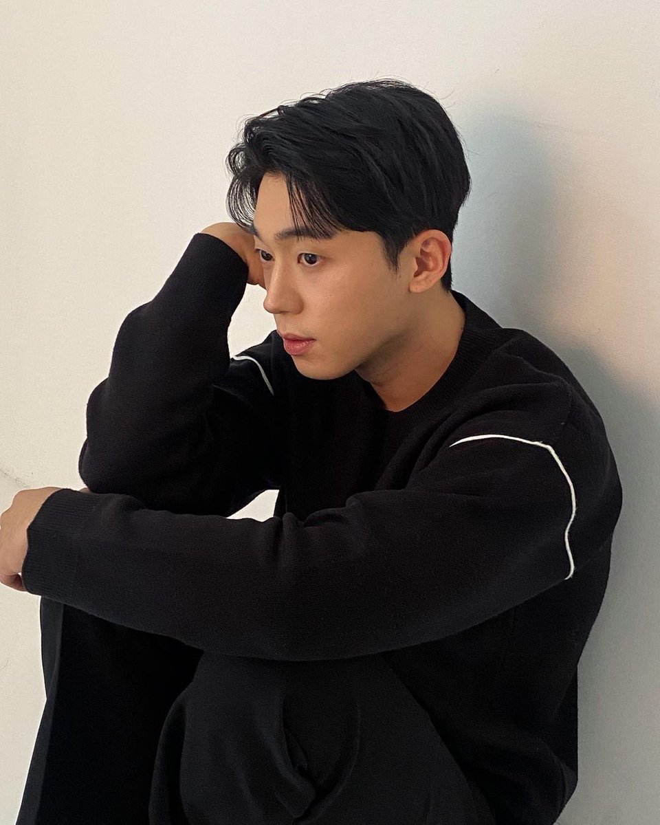 TEENTOP_Support's tweet photo. [IG]2022.12.07 CHANGJO Update 
📸
#CHANGJO #TEENTOP 
https://t.co/EwQsMCvUPa https://t.co/6T7GiiVXyH