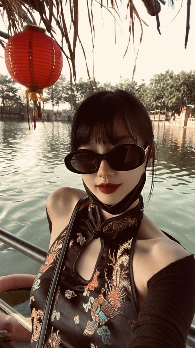 fuckyouyuck's tweet photo. 🦄⚡️
喜歡一個人 是你能為他付出什麼
給予對方想要的 讓她開心

而不是情勒 
欸 我喜歡你 所以你必須配合我
你沒配合我就是你不夠喜歡我…
🤷🏻‍♀️

照片是越南風情 https://t.co/hhsEmhMqbu