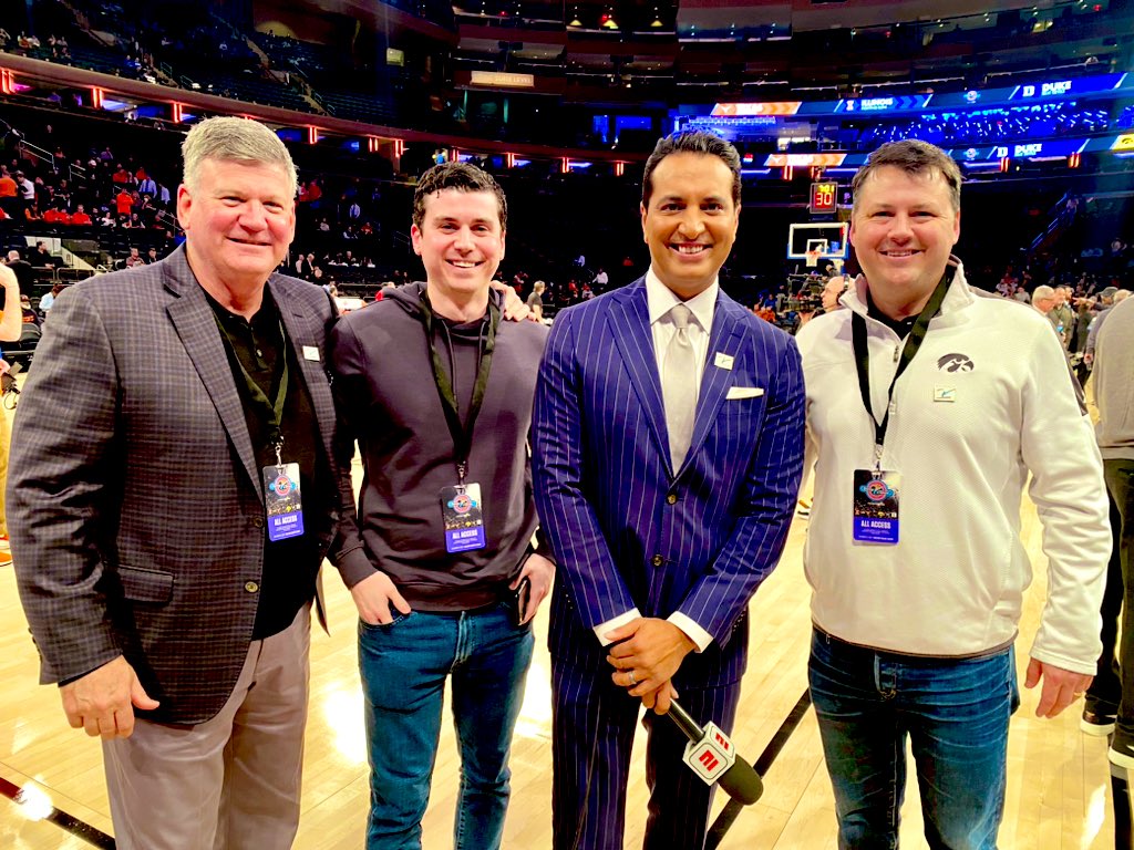 raycoletv's tweet photo. College Basketball, MSG, the #VClassic and raising for @TheVFoundation … and @DickieV! 🏀 Heaven!! https://t.co/K8Jo71du8D