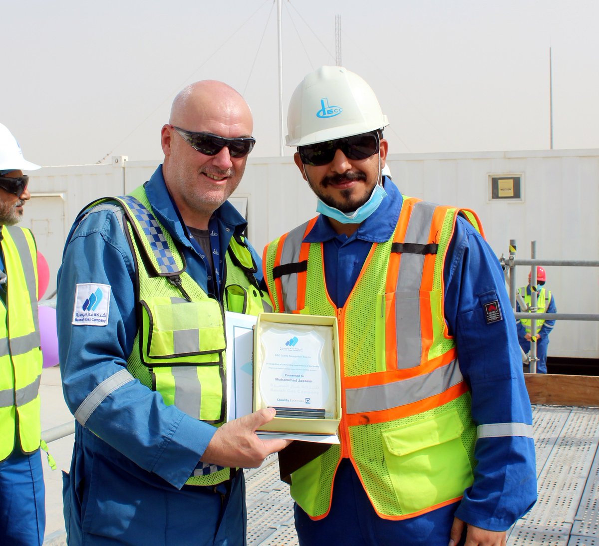 Petrochina_Iraq's tweet photo. Local employee Mohammed Jassem received the award.
#CNPC #CPECC #BNGL #Oilfield #Iraq https://t.co/3617rWWzCS