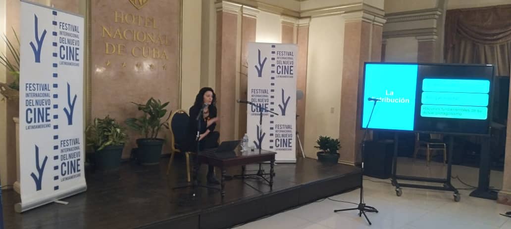 📢🎥🎬🎞️4️⃣3️⃣<a href="/FestCineHabana/">FestivalCineLaHabana</a> 

El programa teórico del Sector Industria del4️⃣3️⃣<a href="/FestCineHabana/">FestivalCineLaHabana</a>  inició con la conferencia de la profesora de la Universidad de Montreal, Zaira Zarza en sala Taganana del <a href="/HNCuba/">Hotel Nacional Cuba</a>. 

#CubaEsCultura 

✍️<a href="/ElejaldeRamirez/">Indira Ramírez Elejalde</a> 

lajiribilla.cu/la-busqueda-de…