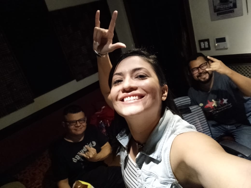 ArelysBustos's tweet photo. New lanzamiento pronto  #fanskayelatina.Tema #Original #biografíco de esta servidora a la luz pública. Balada influencia #Soul #Titulada: 'Y entonces qué 🙏🪄🖤🎶🔝'. Gracias Dios y sus Ángeles.Gracias a uno de mis #Mentores en #ProducciónMusical @FeloBass y+talentosos músicos https://t.co/OA4cKpPUlu