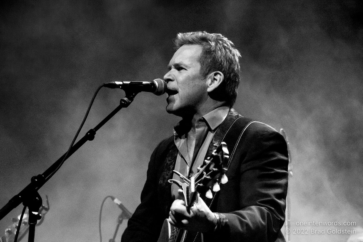 oneintenwords's tweet photo. Gord Sinclair and his band performed at The Danforth Music Hall opening up for The Trews. All photos are up now at https://t.co/FEqpyh5WHJ. 📷: Brad Goldstein.  #concertphotography #gordsinclair #taxidancers https://t.co/Cgs9zIcqKa