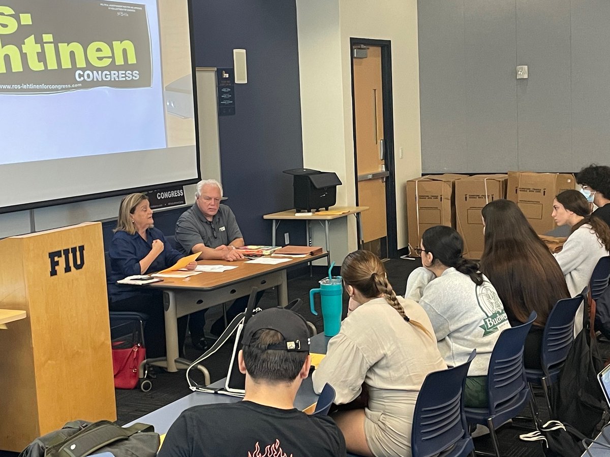 dpedreira's tweet photo. ¡Siempre es un honor tener a la ex #congresista Ileana @RosLehtinen y al ex #fiscalfederal Dexter Lehtinen en mi #clase para hablarle a mis #estudiantes de #gobiernoestadounidense en @FIU @fiu_sipa @PIR_FIU! #cienciaspoliticas https://t.co/O2MYuWmKDt