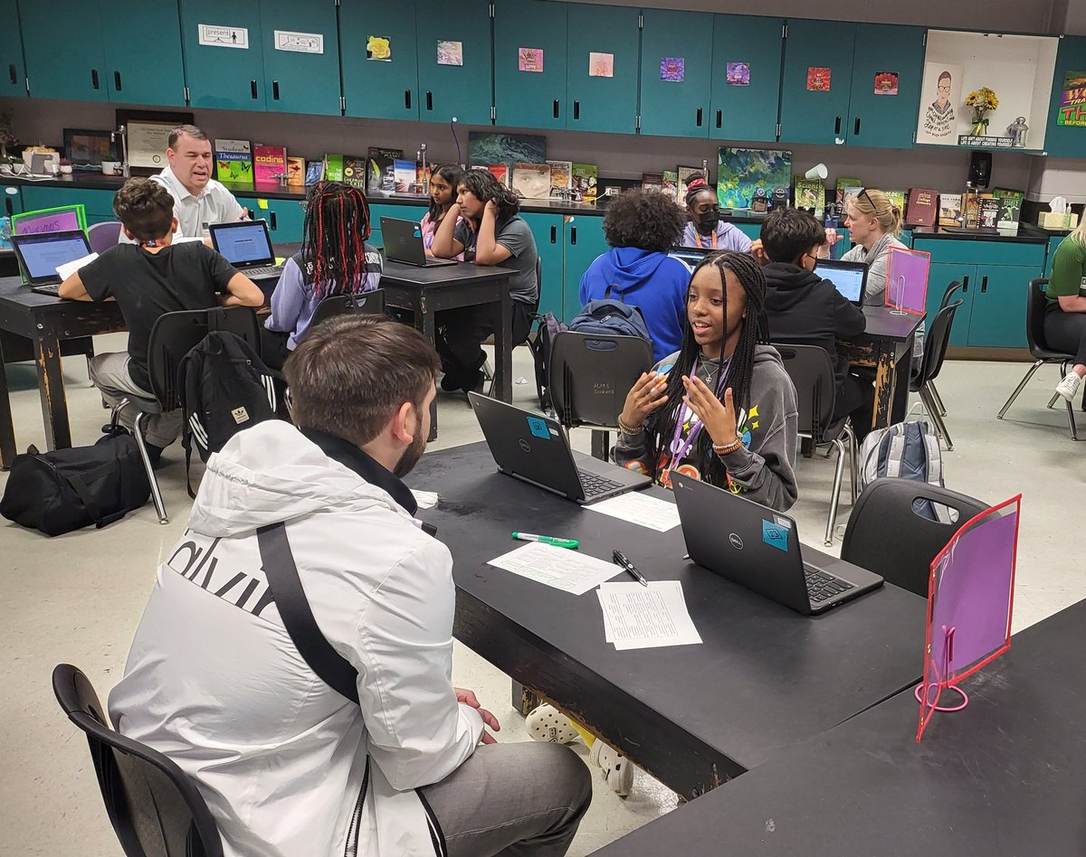 HumbleCounselor's tweet image. Visited @HumbleISD_HMS 7th grade @SouthernGirlAOK Science Class for their presentation. 😊 These kiddos did uh-mazing! 👏 They presented a disease or illness to the presenter as true experts! 💜 So proud of them! 🥳 #SciencePresentation #ProjectBasedLearning #HumbleMiddleSchool