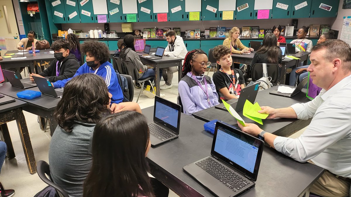 HumbleCounselor's tweet image. Visited @HumbleISD_HMS 7th grade @SouthernGirlAOK Science Class for their presentation. 😊 These kiddos did uh-mazing! 👏 They presented a disease or illness to the presenter as true experts! 💜 So proud of them! 🥳 #SciencePresentation #ProjectBasedLearning #HumbleMiddleSchool