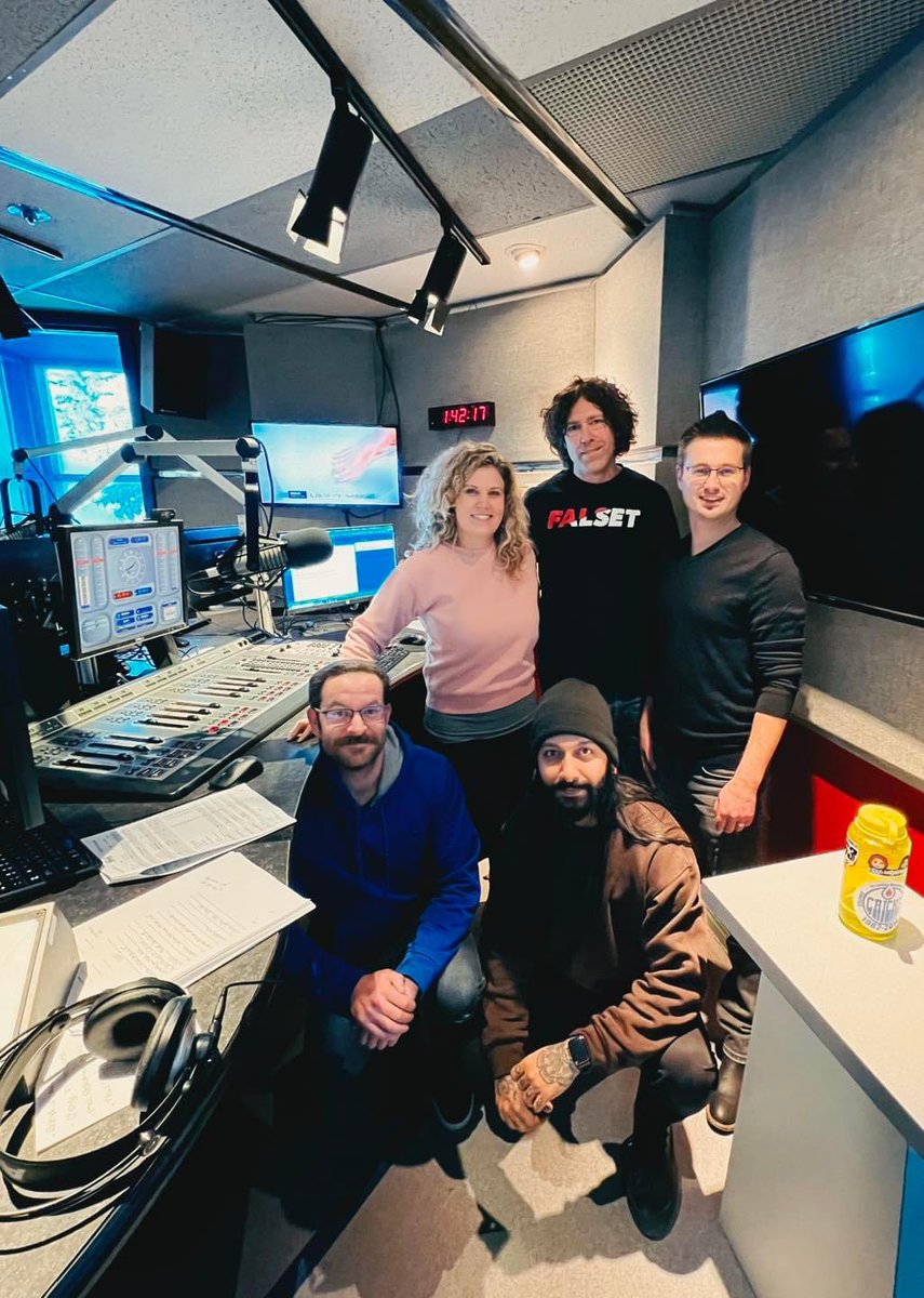 Grant Boyer (@grantboyermusic) on Twitter photo Little visit at <a href="/1003TheBear/">100.3 The Bear</a> in Edmonton today. Thanks for having me! 🙏
#1003thebear #edmonton #yeg Little visit at <a href="/1003TheBear/">100.3 The Bear</a> in Edmonton today. Thanks for having me! 🙏
#1003thebear #edmonton #yeg