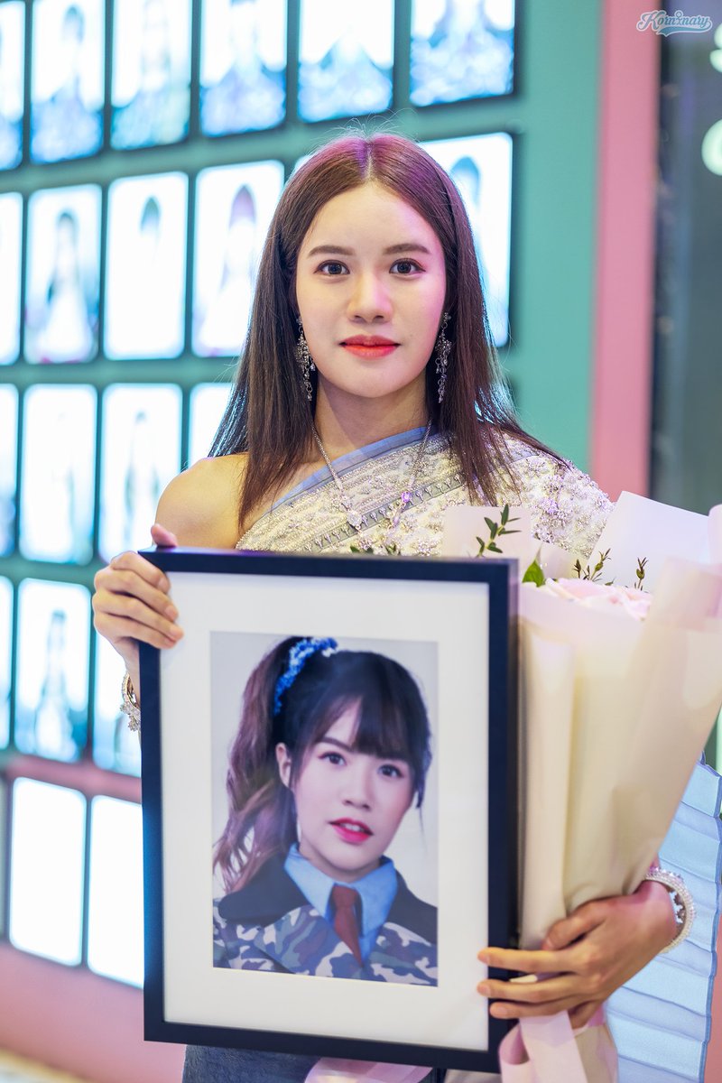 Korninary's tweet photo. ภาพบรรยากาศจาก 3หน่อ Special Stage
—————————
🥓 ติดตามคุณวฑูได้ที่
FB: Korn BNK48
IG: korn.bnk48official
📍 ร่วมพูดคุยกับพวกเราได้ที่
LINE SQUARE: Korninary's Square | https://t.co/b6EmMgdyBZ
FB Group: Korn BNK48 Thailand Fanclub
—————————
#KornVathu #KornBNK48 #BNK48 #Korninary https://t.co/rTZITRcw7h