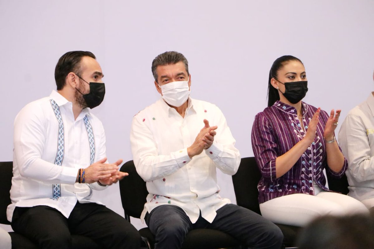 pacoalvarezc's tweet photo. Hoy fuimos testigos de la presentación de la Política Anticorrupción de Chiapas, reconozco el trabajo del Comité Coordinador, del @cpcchiapas, la @sesaech y del gobernador @RutilioEscandon en la materialización de este esfuerzo participativo. ¡Enhorabuena! https://t.co/USvf5Q0VtK