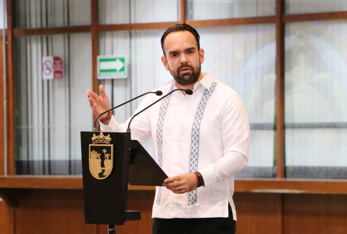 pacoalvarezc's tweet photo. Hoy fuimos testigos de la presentación de la Política Anticorrupción de Chiapas, reconozco el trabajo del Comité Coordinador, del @cpcchiapas, la @sesaech y del gobernador @RutilioEscandon en la materialización de este esfuerzo participativo. ¡Enhorabuena! https://t.co/USvf5Q0VtK