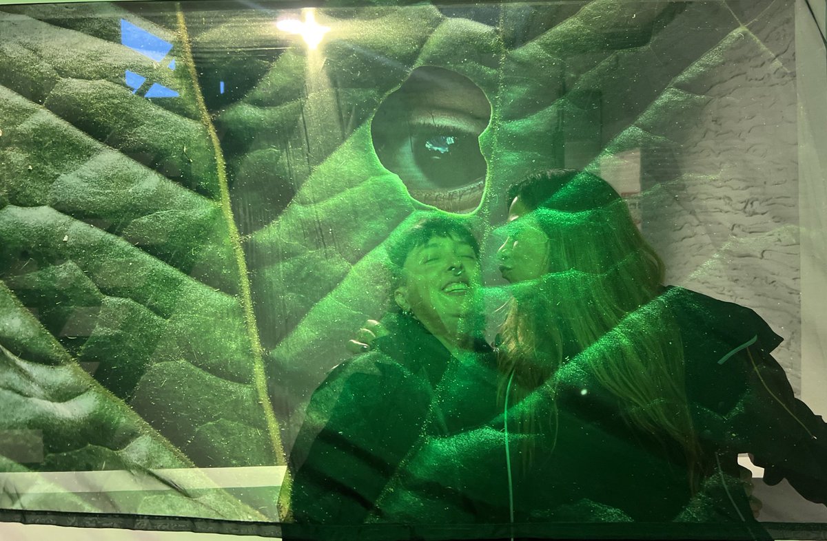 JuliSalama11's tweet photo. “Las claves para enfrentar el cambio climático están en todas partes”

No se queden sin ir a la maravillosa exposición fotográfica #GuardianxsDeSemillas de @nathalianph y @chelocamachx en @CasaPalmaHub.  Admiración profunda. 

📌Estará hasta el 20 de diciembre. https://t.co/QIShVHKGbg