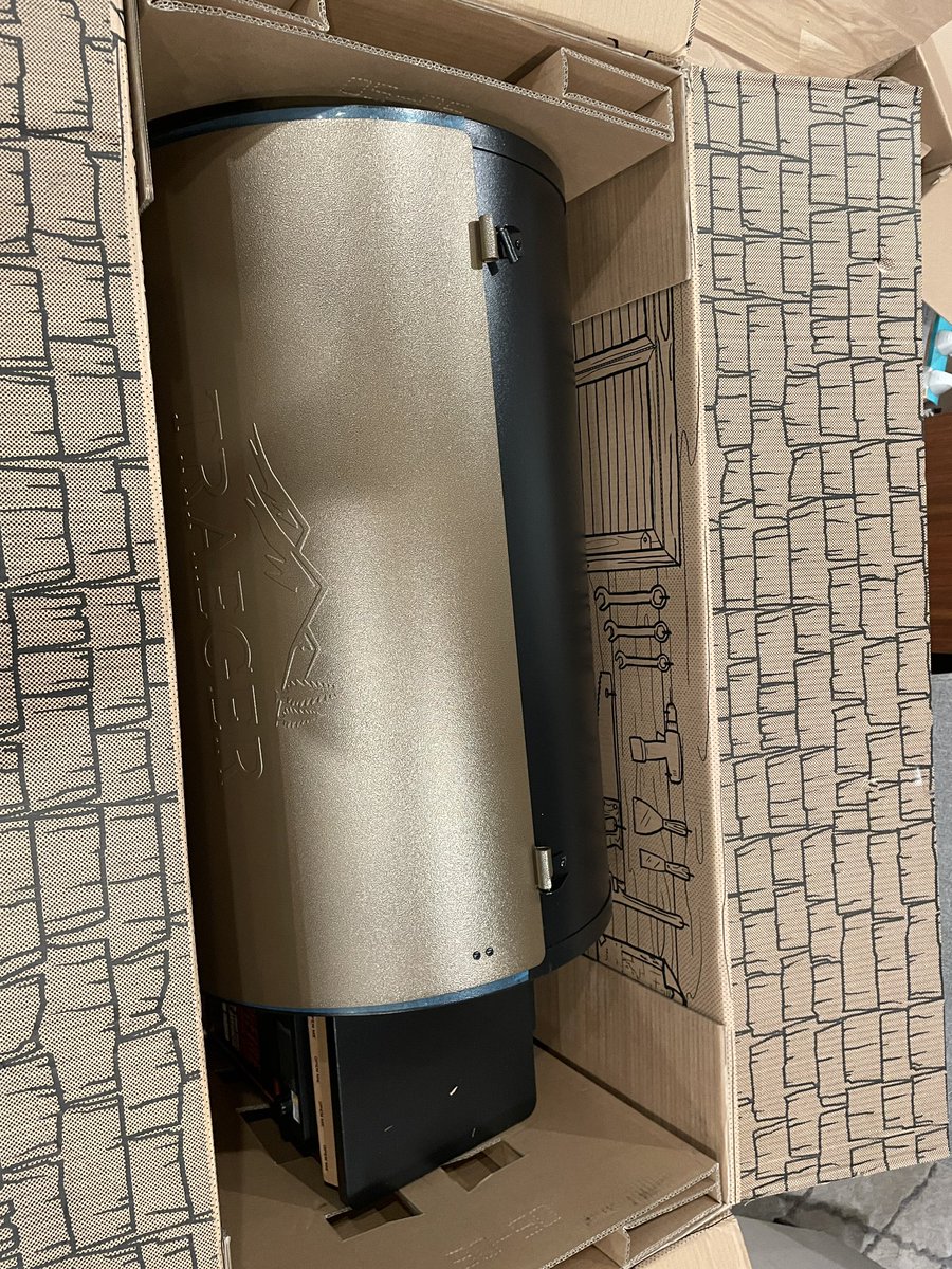 Johnymkim's tweet photo. @TraegerGrills super excited about my first Traeger grill.. but may need some help. The screw is broken, any recommendations? https://t.co/yn170R4Loy