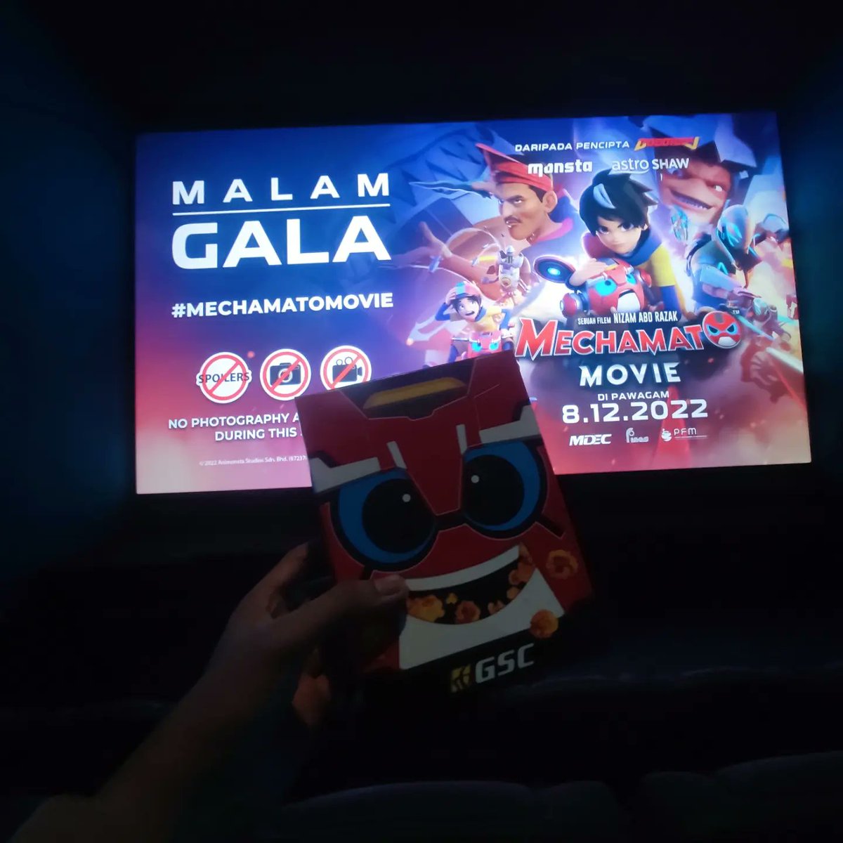 Modescape tweet media