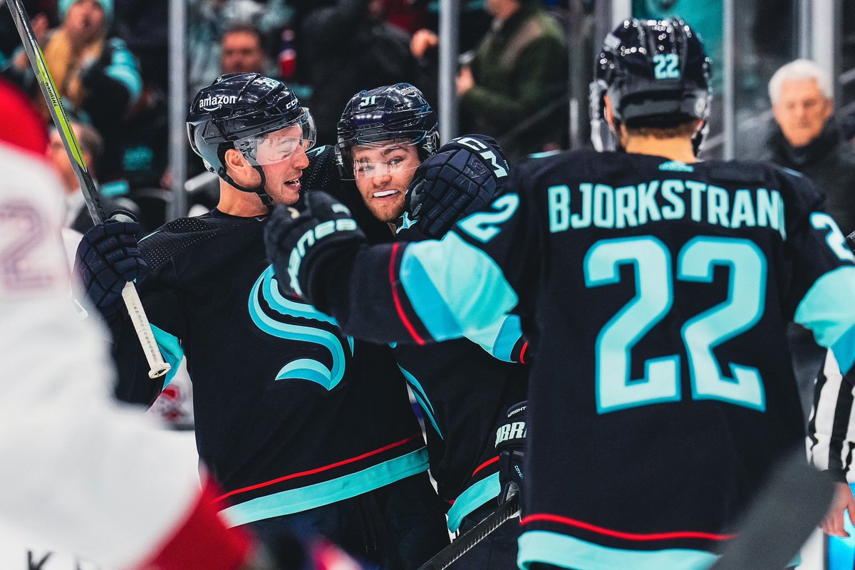 SeattleKraken's tweet photo. Wright place, Wright time for Shane’s first @nhl goal! https://t.co/5d4I2SQ71H