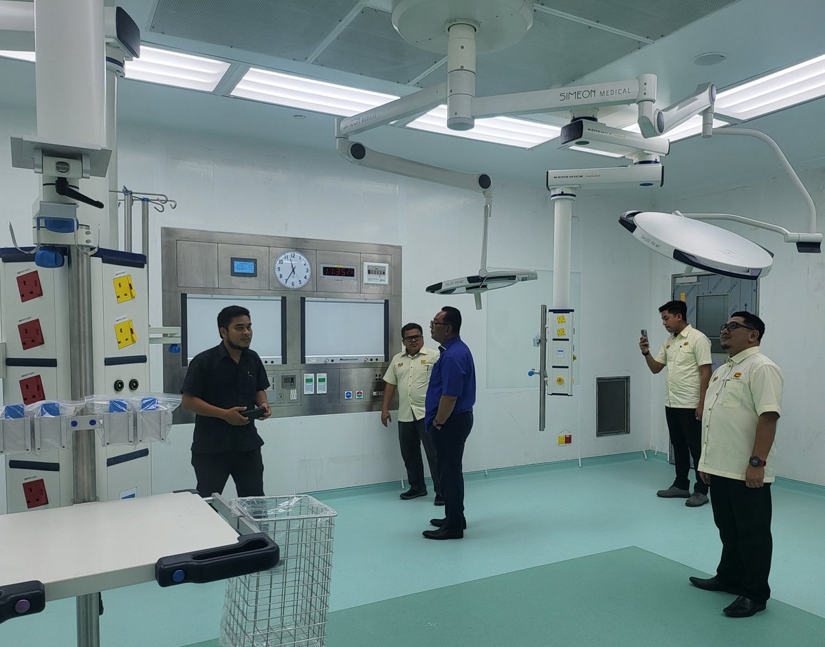 Mohd Suhaili Ismail (@irmohdsuhaili) on Twitter photo Lawatan ke tapak projek hospital Tanah Merah untuk menyelaras penyerahan projek. Insya Allah fokus kepada penyerahan projek dalam bulan Disember ini.
<a href="/JKRKelantan/">ᴊᴋʀ ɴᴇɢᴇʀɪ ᴋᴇʟᴀɴᴛᴀɴ</a> 
@MOWorks 
<a href="/CKK_JKR/">Cawangan Kerja Kesihatan JKR Malaysia</a> Lawatan ke tapak projek hospital Tanah Merah untuk menyelaras penyerahan projek. Insya Allah fokus kepada penyerahan projek dalam bulan Disember ini.
<a href="/JKRKelantan/">ᴊᴋʀ ɴᴇɢᴇʀɪ ᴋᴇʟᴀɴᴛᴀɴ</a> 
@MOWorks 
<a href="/CKK_JKR/">Cawangan Kerja Kesihatan JKR Malaysia</a>