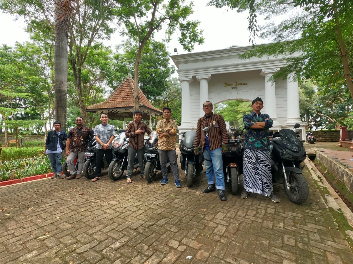 advjepara's tweet photo. #FortJapara #MiniTouring #HondaADV https://t.co/EPiTGpdVWH