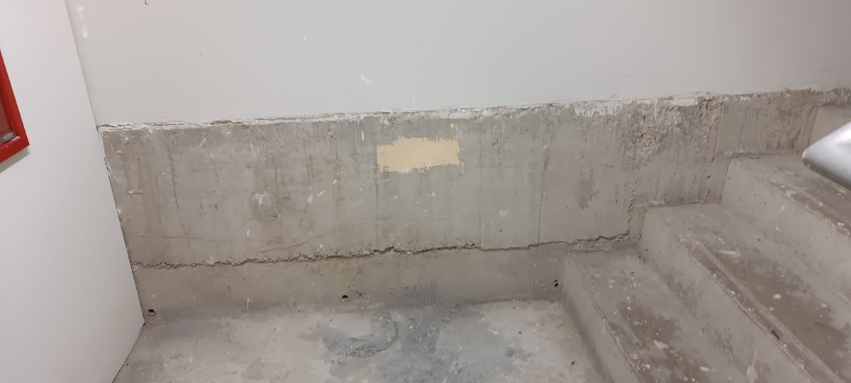rnorton673's tweet photo. Condiciones actuales del hueco de las escaleras en BD Bacatá #BDBacatá #BDBacata a mi parece problemas con el fundación @cosmicienta https://t.co/c1Lu7hJiIe