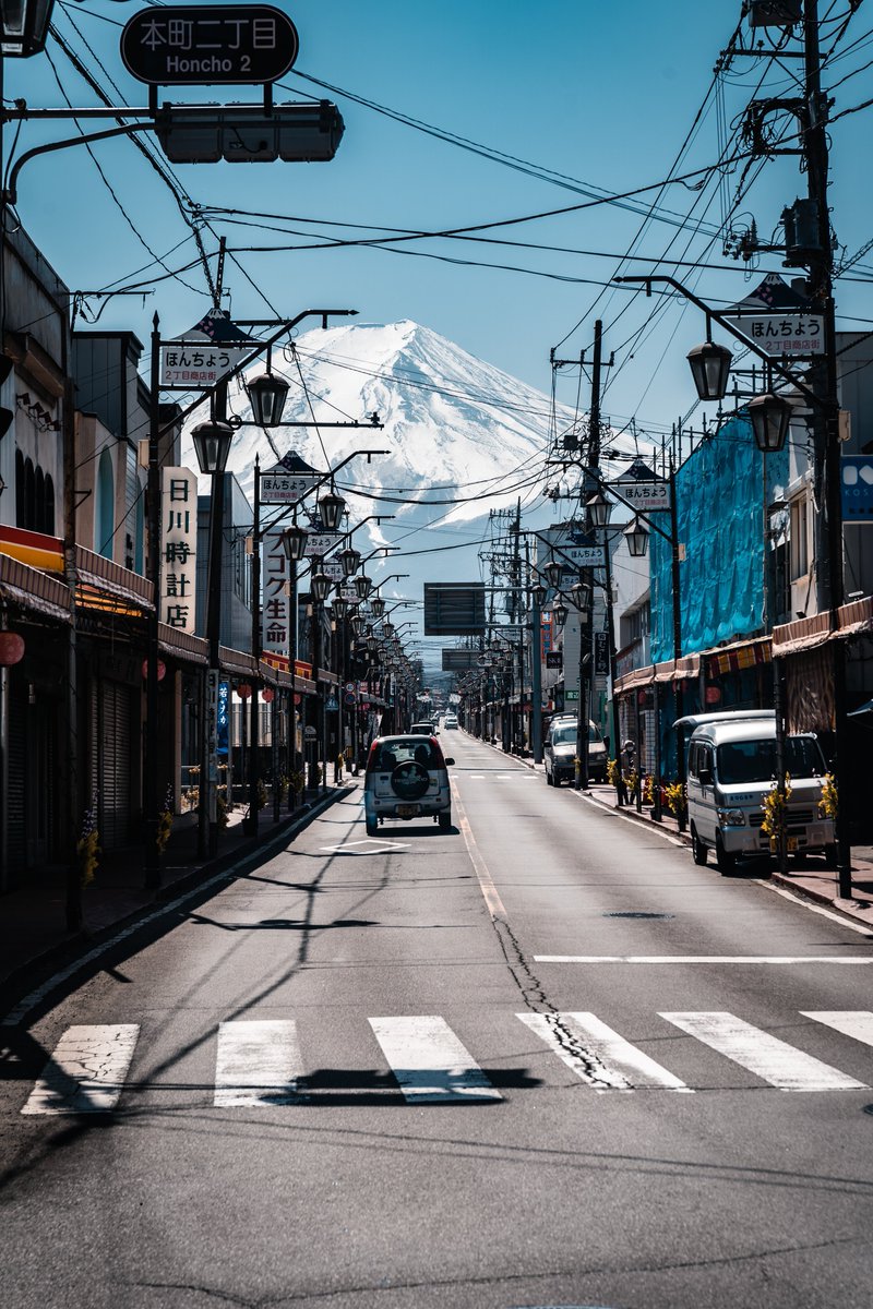 Volt71's tweet photo. Bon mercredi,
Une chose ne change jamais au japon c’est bien le Fujisan. https://t.co/qqx4U3IkId