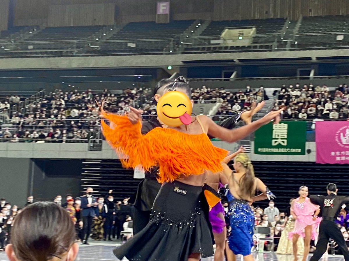 Sendari_Dress's tweet photo. オレンジフリンジドレス🧡🖤🧡

✨ポイント✨
冬全ファイナルのお供です！バチバチに動くトップスと今トレンドなスカートが映えます。黒トップスもあります。

✨付属品✨
・ドレス(トップス×2)
・ピアス
・ドレスバッグ

⚠️注意⚠️
・セルタン⭕️ ボディファン❌
・黒トップス着用予定の方は要試着です https://t.co/ejuFoAXbIK