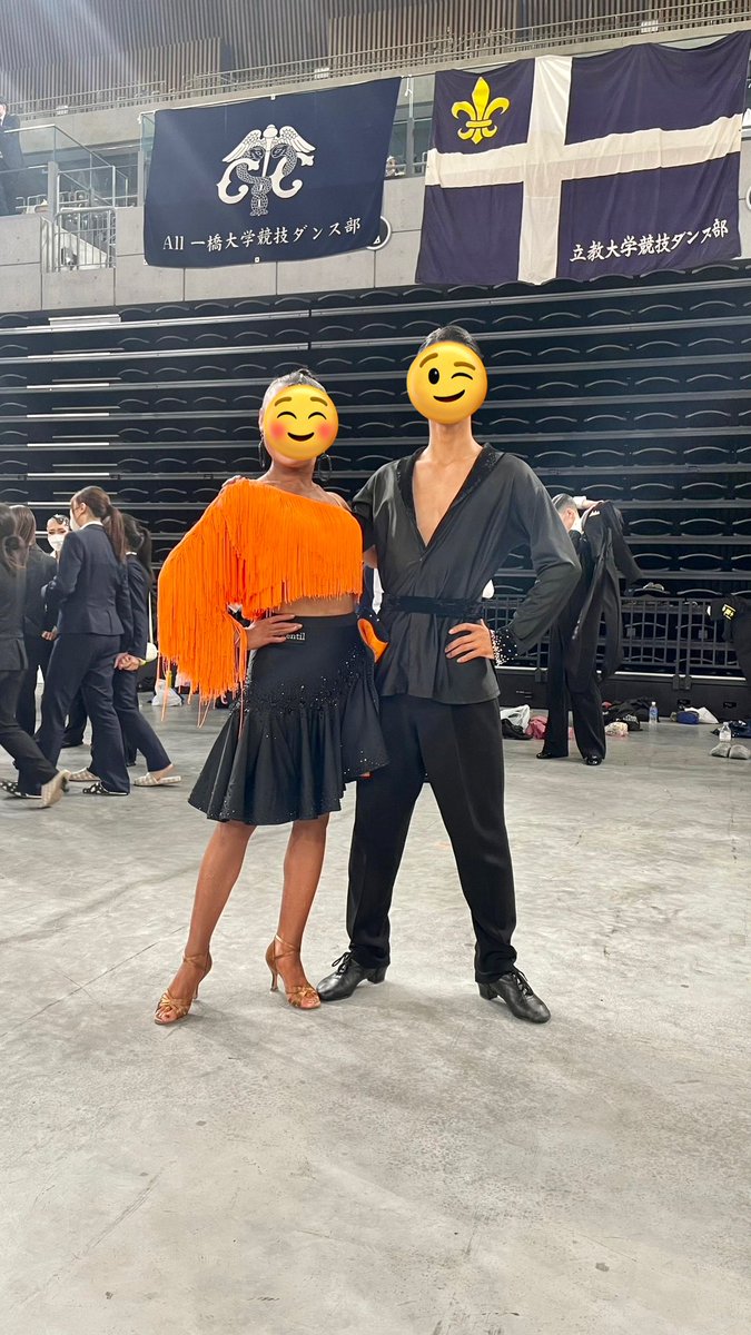 Sendari_Dress's tweet photo. オレンジフリンジドレス🧡🖤🧡

✨ポイント✨
冬全ファイナルのお供です！バチバチに動くトップスと今トレンドなスカートが映えます。黒トップスもあります。

✨付属品✨
・ドレス(トップス×2)
・ピアス
・ドレスバッグ

⚠️注意⚠️
・セルタン⭕️ ボディファン❌
・黒トップス着用予定の方は要試着です https://t.co/ejuFoAXbIK