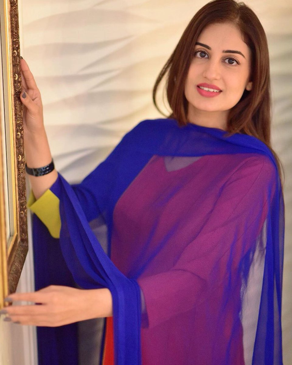 lifelinefarah's tweet photo. In the #throwback pic of #onthisday from #07Dec2019 #memories 👉 @Farah_Yousaf_fc follow ♥ 👈 https://t.co/p5dDoeTqtt