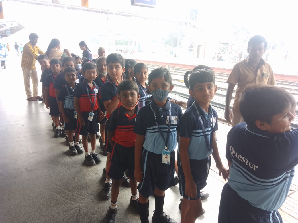QuestCbse's tweet photo. TQIS GRADE 2 STUDENTS FIELD TRIP TO TIRUPUR RAILWAY STATION ON 06/12/2022:-
#TheQuestInternationalSchool #fieldtrip2022  #railwaystation    
#tirupurrailwaystaion  #CBSE  #AdmissionsOpen2022_23 #PreKG #LKG #UKG #BestSchoolsInTirupur #ActivityBasedLearning
https://t.co/pmWpGZpHk4 https://t.co/02YrNVdcEL