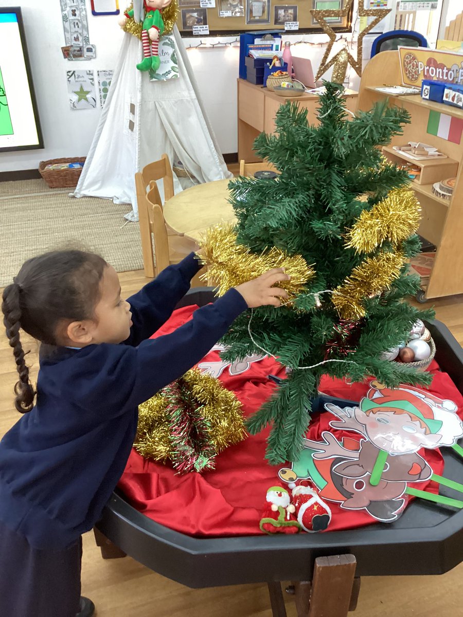 We are having a wonderful festive week in FS1 #JessJumCommunity #EYFS 🎄⛄️
