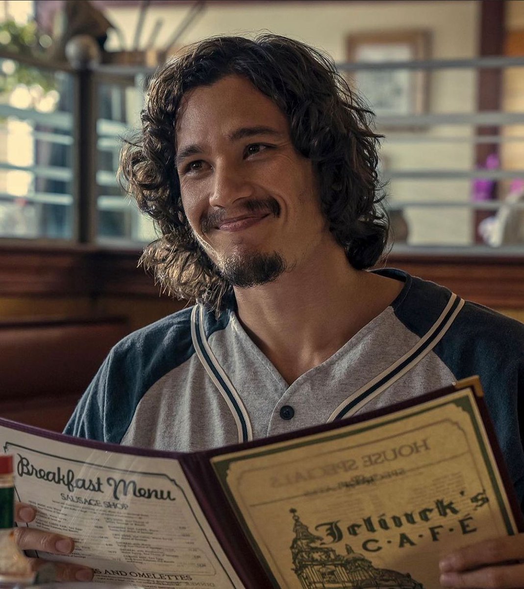 TMI_Uruguay's tweet photo. Awww...I've missed this lovely human's posts...@ch8i
"Food. That is all...Activate tourist mode!" Yes ppl, he's a #Gryffindor π¦
#ShadowFam #TheNewsreader #TheNewLegendsofMonkey https://t.co/CxPSkty54u