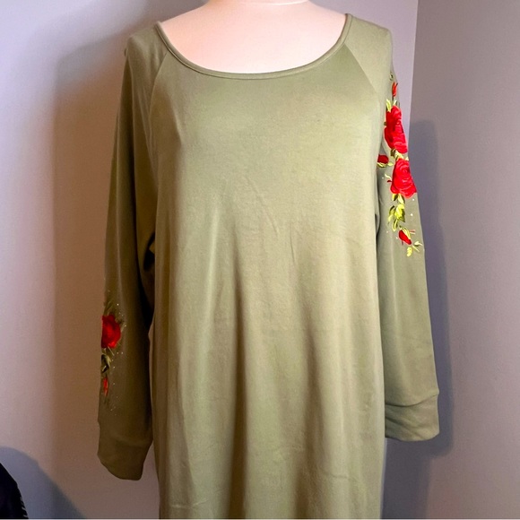 EnmaMartinez12's tweet photo. So good I had to share! Check out all the items I'm loving on @Poshmarkapp from @Mrclifto #poshmark #fashion #style #shopmycloset #quackerfactory #victoriassecret #americandenim: https://t.co/YkXDPlZ8iT https://t.co/qN14Jjcemz