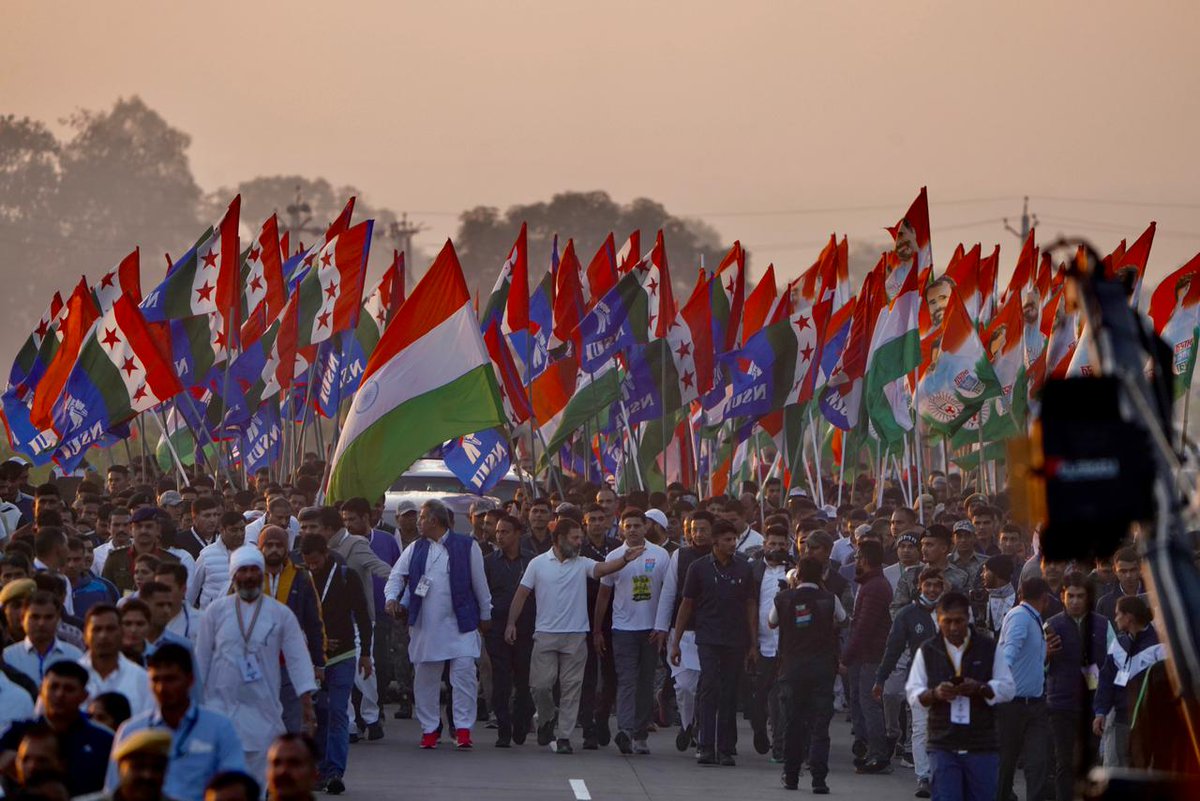 bharatjodo's tweet photo. यहां हौसलों की उड़ान है,
उम्मीदों का सैलाब है!
#BharatJodoYatra https://t.co/jHivi3jdht