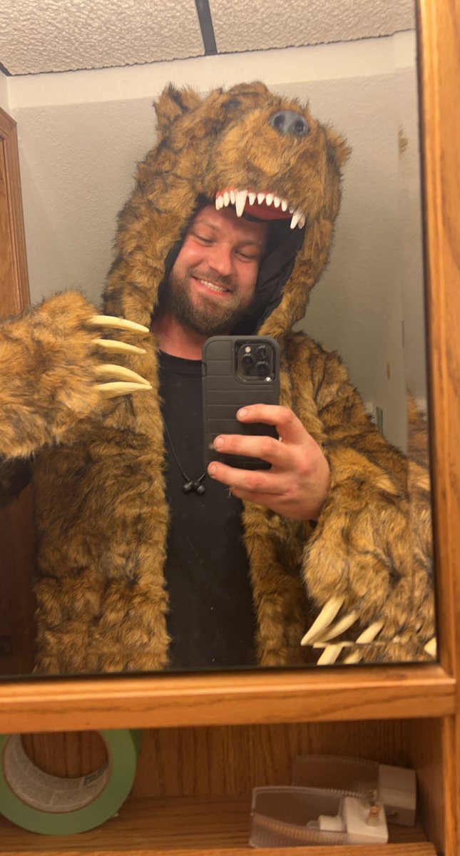 paulsen32's tweet photo. @UncleBlazer bitch betta have my honey!! https://t.co/2zsbQF8bfm