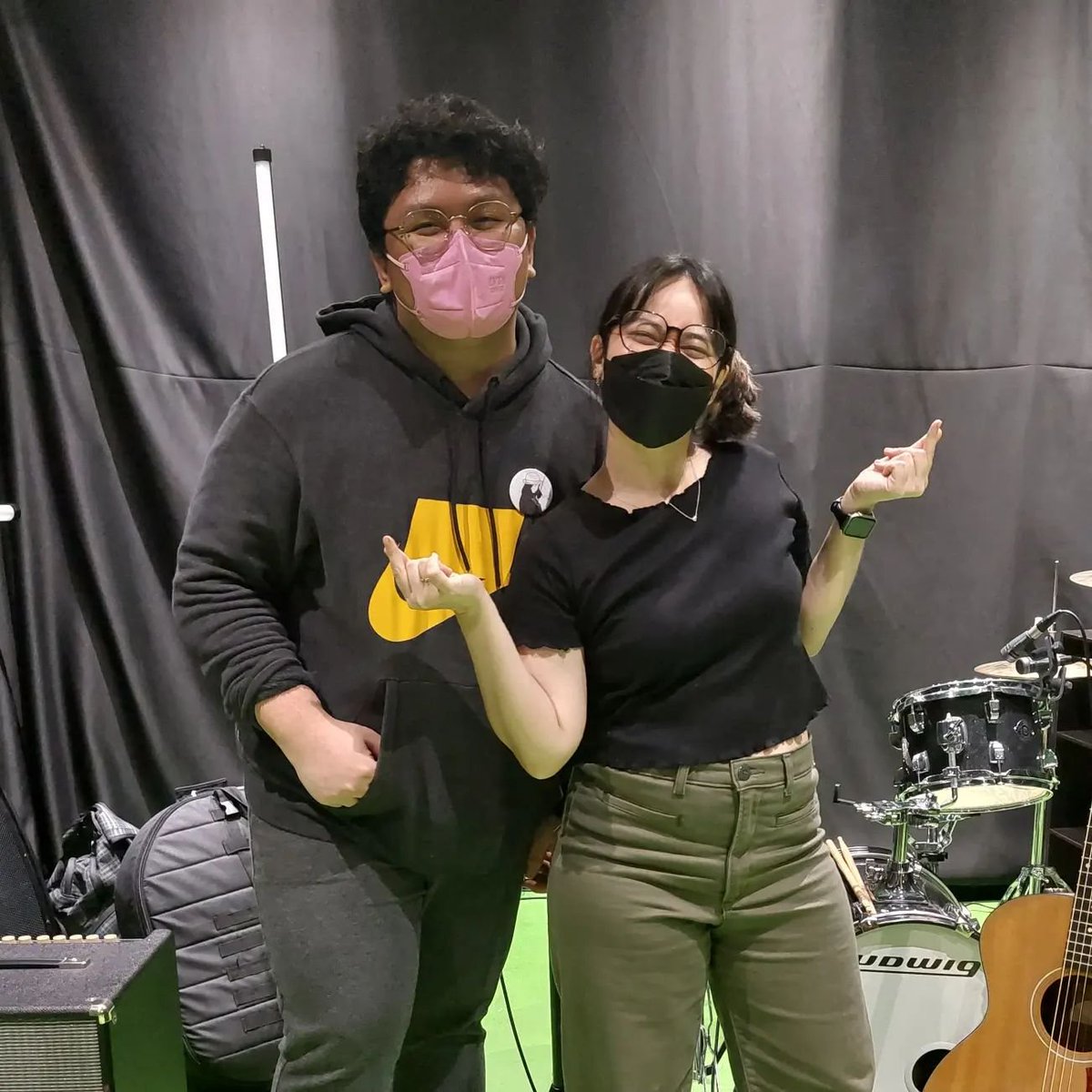 MercowPolo's tweet photo. my first pic w reese vs my latest pic w her during the reesepedida <3
high school lang ako non tapos ngayon working na ko pero hardcore reese kid parin 😭 labyu @reeseypeasy ! been a fun ride and cant wait to see where it's going still!
#7YearsofArigatoInternet #ArigatoInternet https://t.co/l3EMMcsOKq