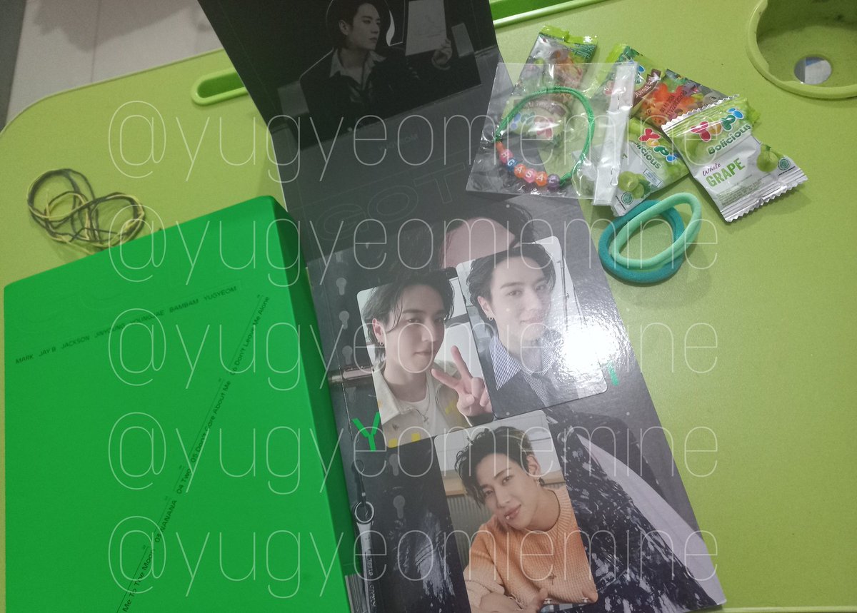 Yugyeomiemine's tweet photo. Wooahh the GA prize has arrived!! Makasih banyak @ahgateam_id untuk album dan PC YugBam Home coming😭😭 Made my day banget💚💚 https://t.co/uB78KFf4Wm