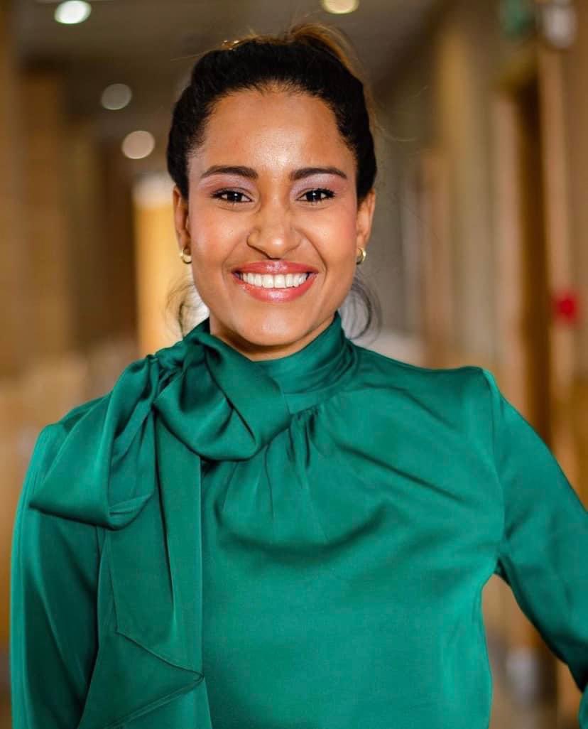 BongiweGambu's tweet photo. Happy 40th birthday to the Gauteng MEC for Economic Development, Ms @TasneemMotara. Happy birthday #RotiQueen, Mama ka Enzokuhle. Here’s to a year filled with love, joy and random celebrations. We love you. ❤️ https://t.co/venYhpvbJ7