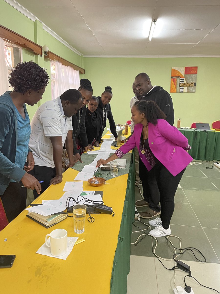 JoyKivata's tweet photo. Effective communication ensures project goals and objectives are understood with clarity and purpose by all stakeholders. It fosters team-wide trust and commitment to achieve better outcomes. On the job training @ViAgroforestry  Kenya team! https://t.co/qPuDKxOvvZ