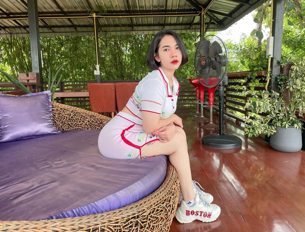 dekchomphon's tweet photo. @mrjxxbigtits ก่อนมีลูกผมว่าวรูปเธอบ่อยมาก พอเธอท้องและคลอดเธอก็เงียบไปไม่โพสรูป ตอนนี้เธอกลับมาปลุกควยผมอีกครั้ง https://t.co/scmQcQcTnQ