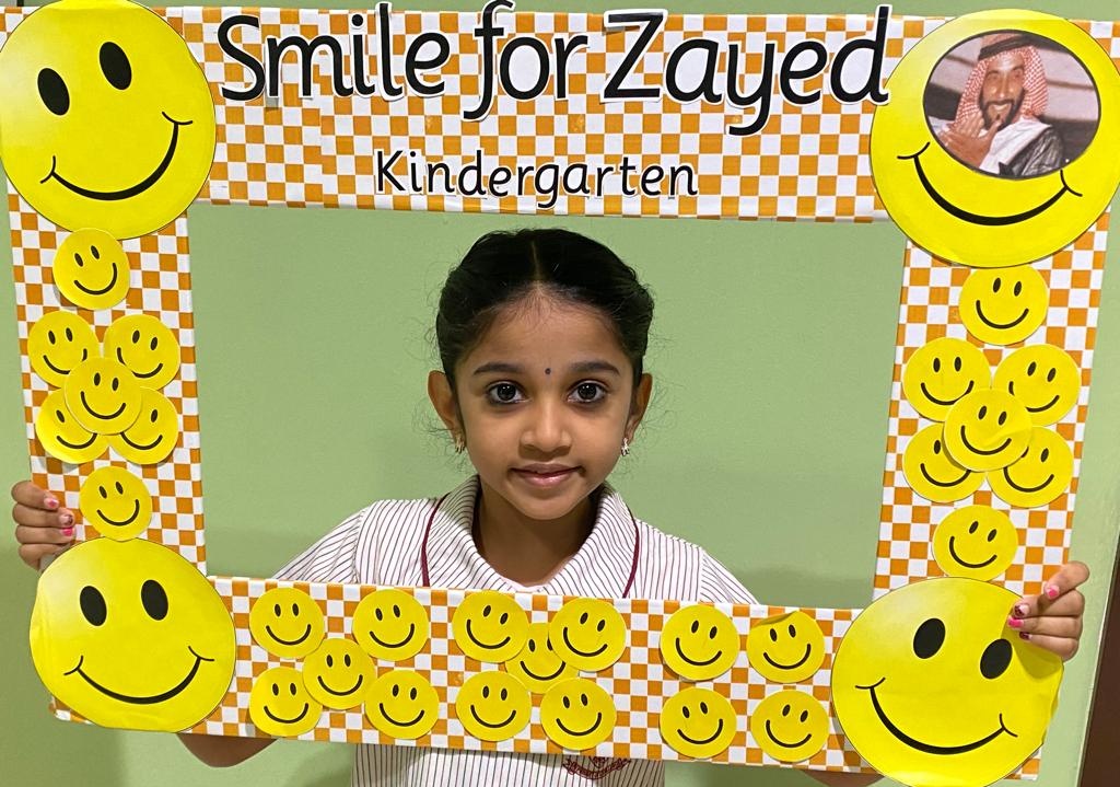 Bushra_b05's tweet photo. #SmileForZayed challenge completed by Mithran, Andrayo and Aarohi of #KG2CRespectfulHands 🙌 and showing the world that it's cool to be kind #BeKindAlways @MichelleVerghe1 @gemsnms_alkhail https://t.co/5b284cirsm