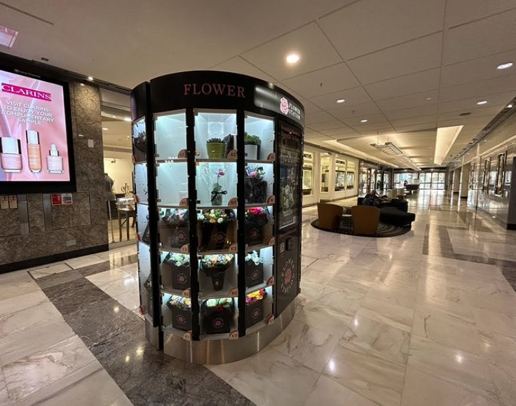 ANMAC Units let your store stay open 24/7 - perfect for holiday shopping around the clock, whenever is convenient to the customer.

#ANMACUnit #VendingMachine #SmallBusiness #TheFutureOfRetail #LondonLife #Vending #AutomatedRetail #SmallBizUK