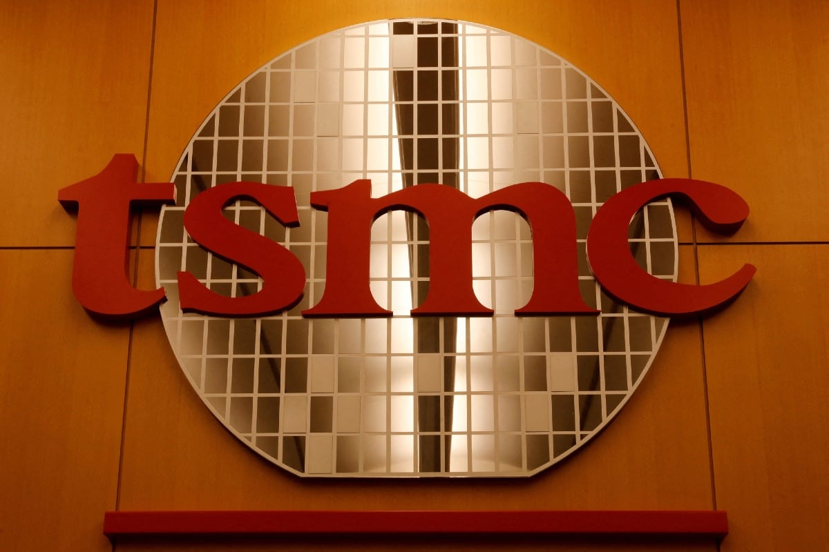 EmileeCHatch's tweet photo. TSMC Expects Annual Revenue of $10 Billion From US Chip Plants; Apple to Use New Chips, Tim Cook Says https://t.co/2pDhLFHEE3 https://t.co/oeAYCzvhXg
