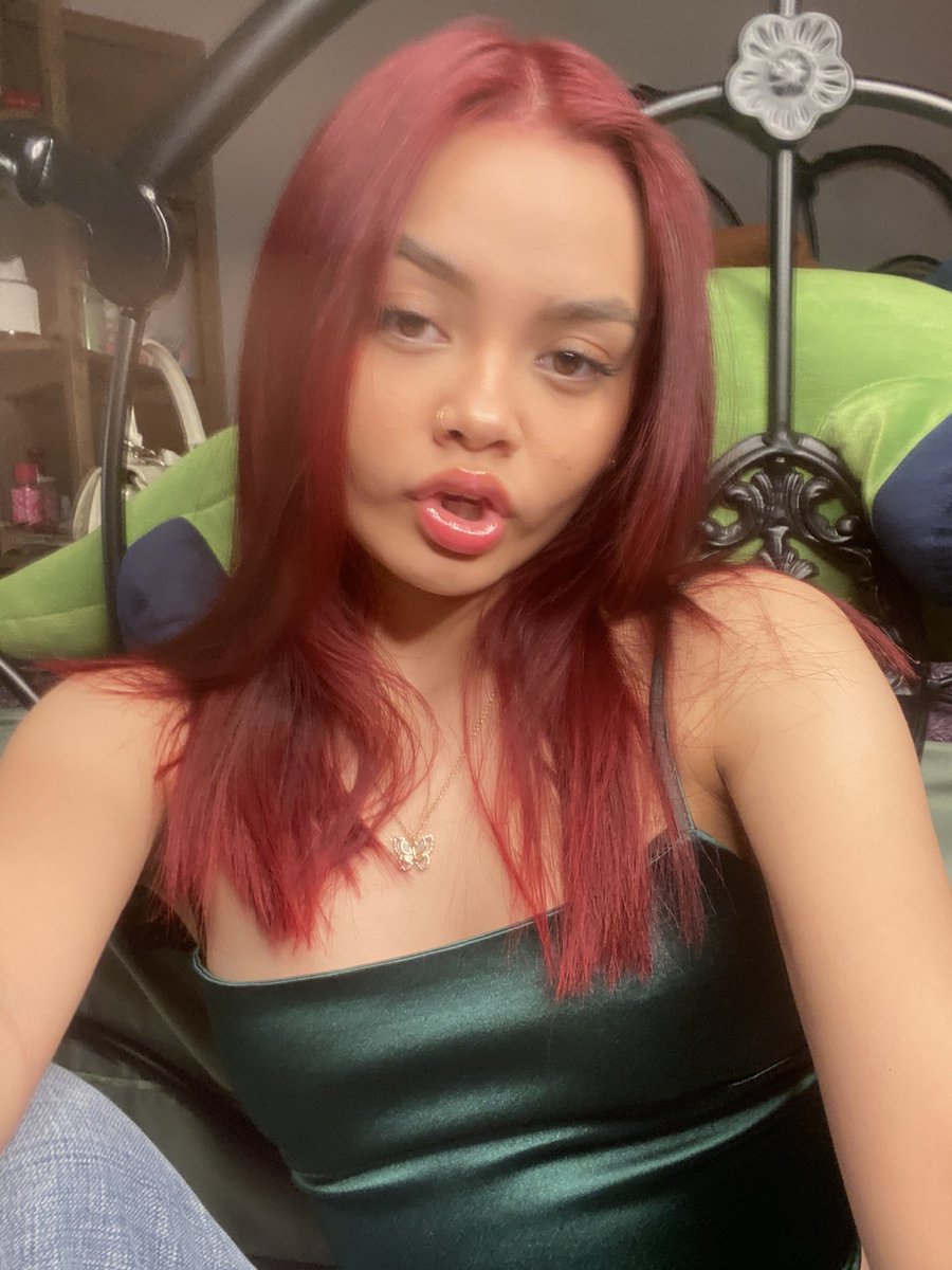 pariisjoy's tweet photo. hey twitter🫣i’m backk https://t.co/8j2xm17oOx