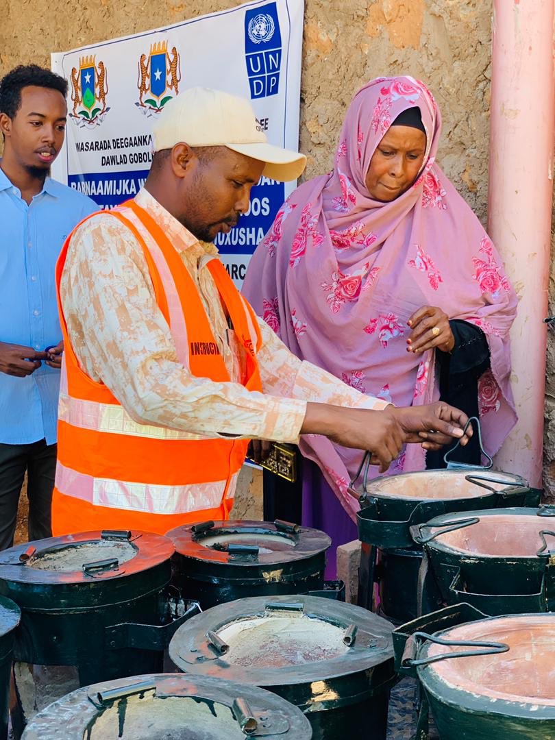 SECCCO_Somalia's tweet photo. @SECCCO_Somalia is stepping up efforts to accelerate adoption #CleanCooking as an immediate and cost-effective solution to the triple crisis of #climatechange,nature loss, #pollution.We just completed #Baladwayne chapter of training the mayor attended &amp; gave certificates #PROSCAl https://t.co/PoY5dgX1vL