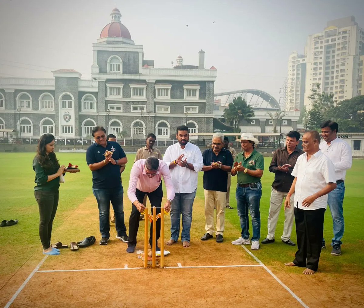 MumbaiCricAssoc's tweet photo. 📸 | Opening ceremony of Shalini Bhalekar Under-25 selection tournament 💙

Good luck to all the players who will be a part of this selection process 🙌

#MCA #Mumbai #Cricket #IndianCricket #Wankhede #BCCI https://t.co/SiqhmSiSMH