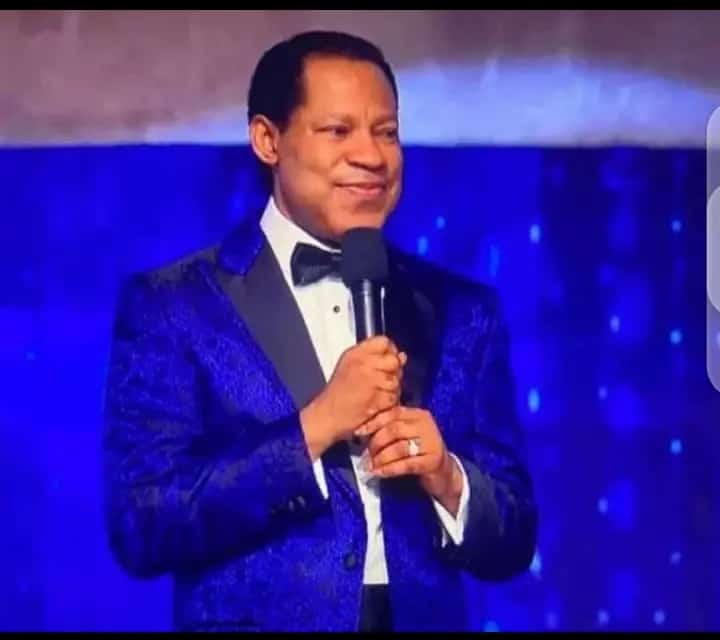 Akustunning's tweet photo. Happy birthday my pastor and teacher Sir! Celebrating you is an everyday style👌💃. God bless you evidently sir❤🙌 https://t.co/YWSpwdO0hp